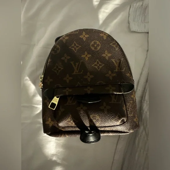 Mini LV backpack - Picture 2 of 2